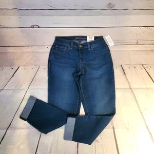 Curvy-Fit Mid Rise Boyfriend Jeans